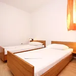 Apartments With Parking Space Trpanj - Peljesac - 10083