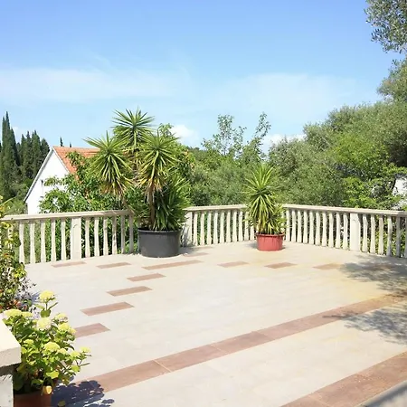 Apartments With Parking Space Trpanj, Peljesac - 10083 *