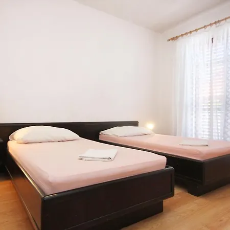 Apartman Apartments With Parking Space Trpanj, Peljesac - 10083 Trpanj