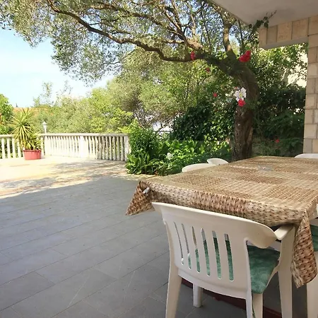 Apartments With Parking Space Trpanj, Peljesac - 10083 *